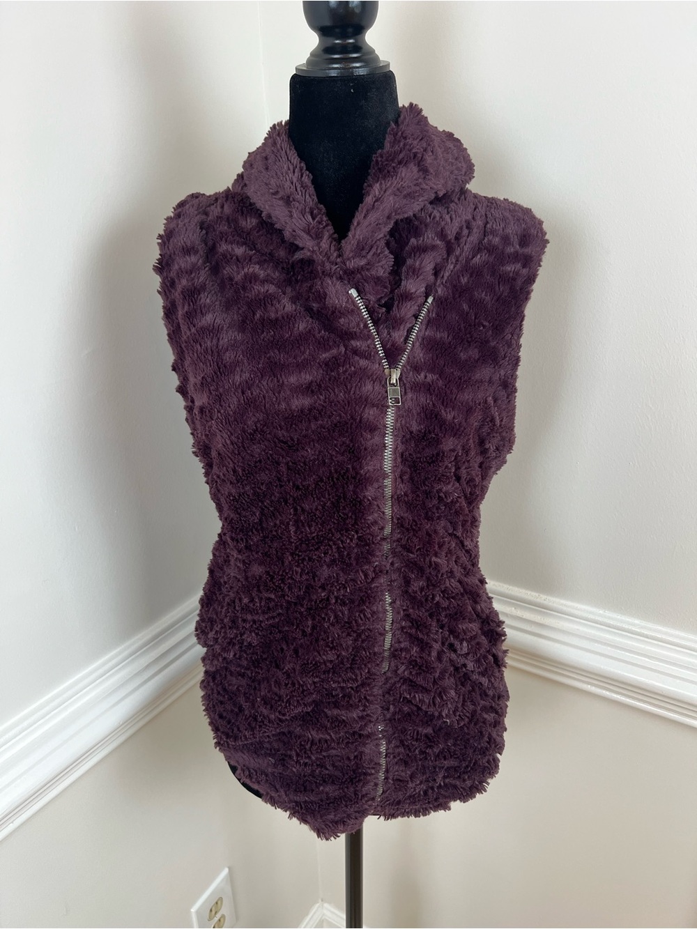 Patagonia Pelage Faux Fur Asymmetrical Zip Vest Whiskey Plum Purple Women's S
